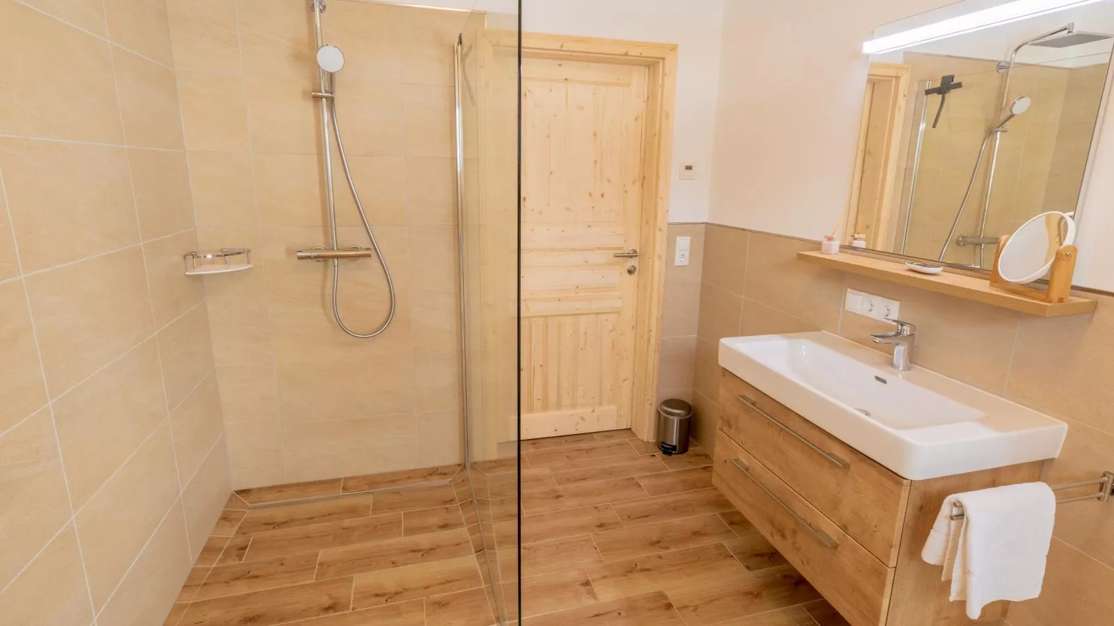 Kreischberg W21-Bathroom