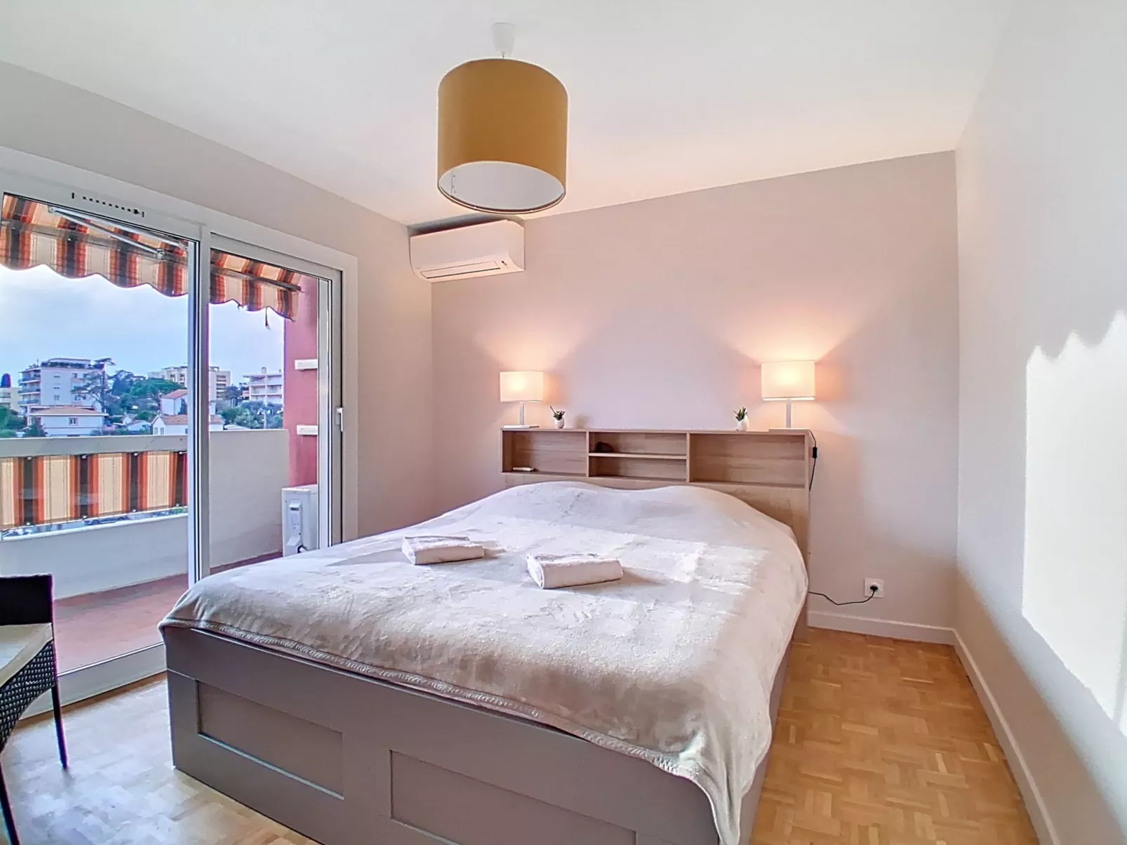 L'Astrolade - Drinnen