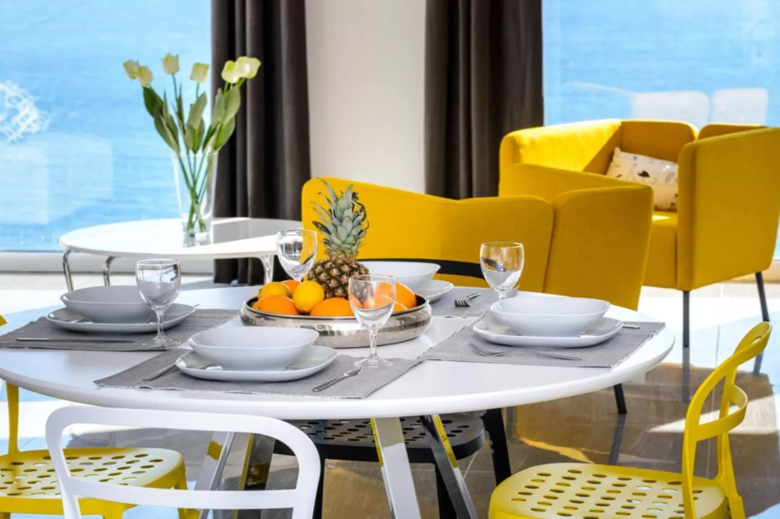 Apartments Villa Capitano - Two Bedroom Apartment with Balcony and Sea View (ŽUTI) - Esszimmer
