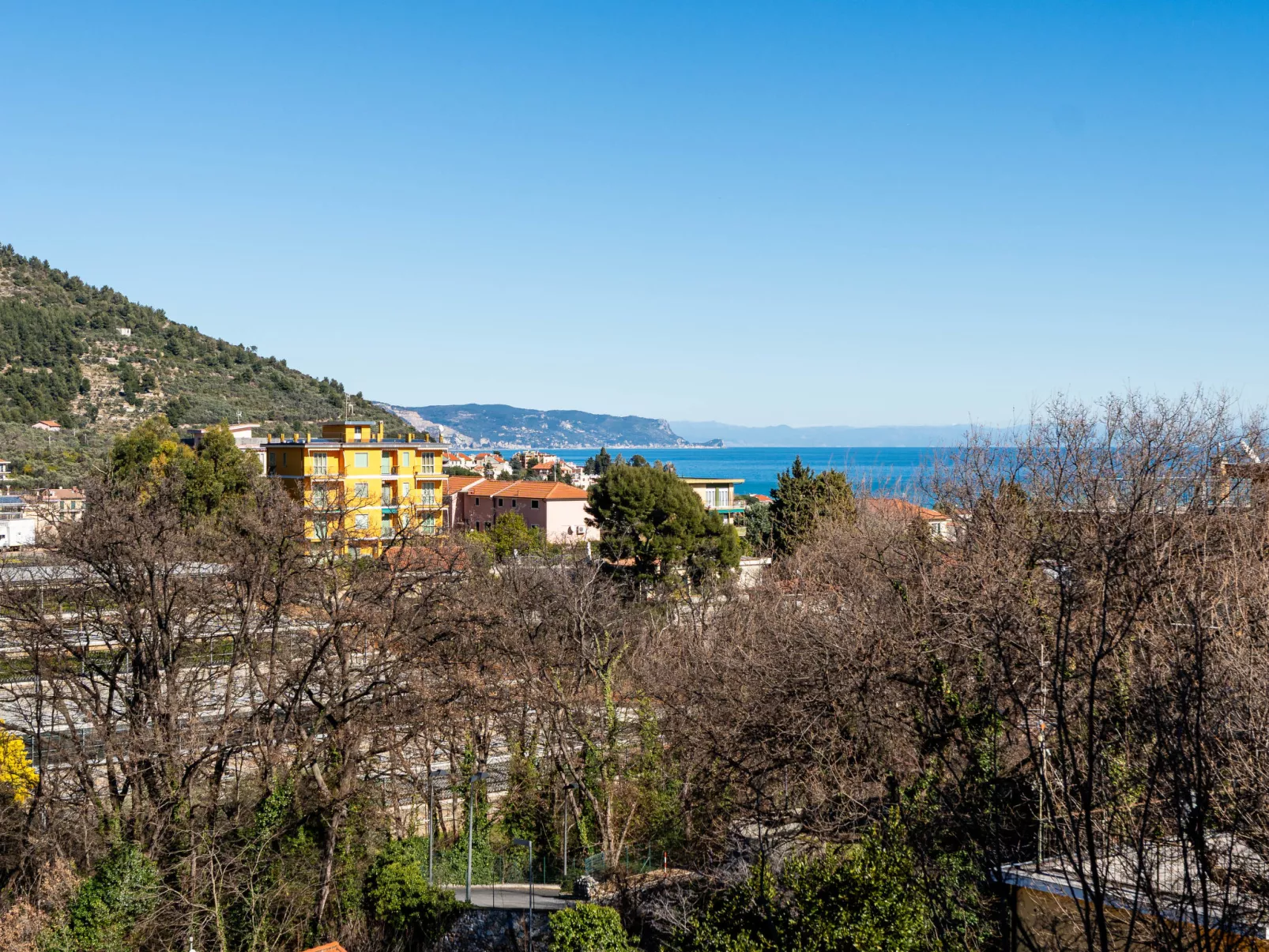 Tra le onde - Outside