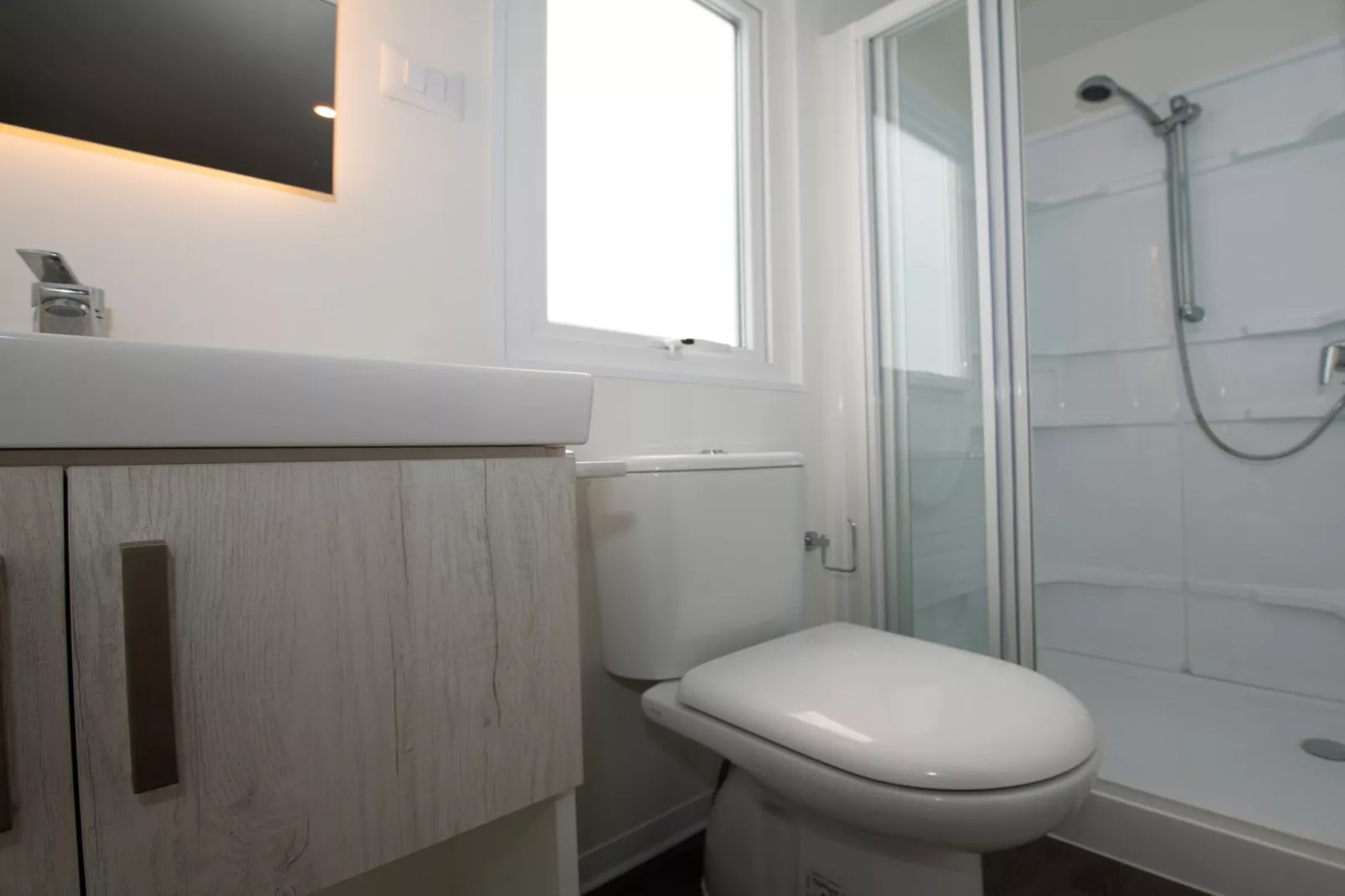 Mobile Homes The Garda Village, Sirmione-MH Deluxe - Badezimmer