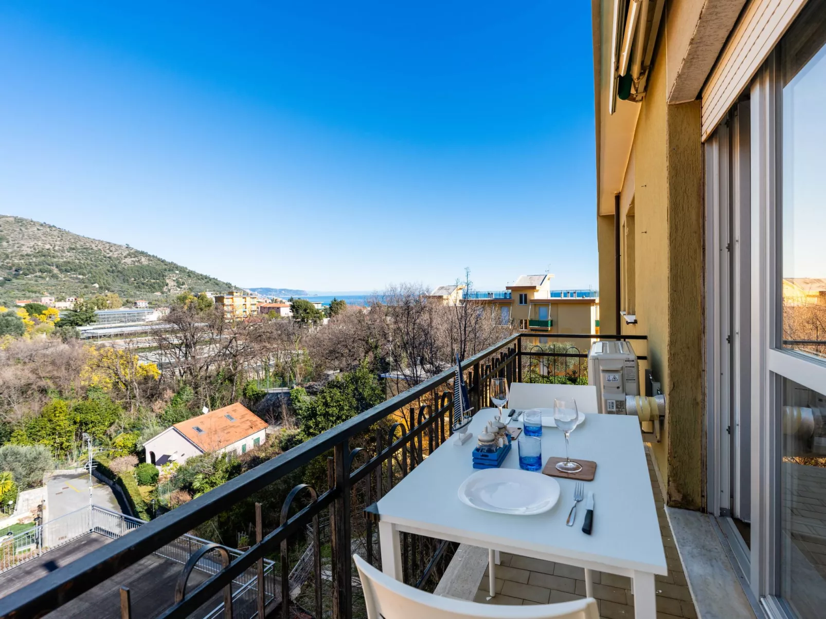 Tra le onde - Outside