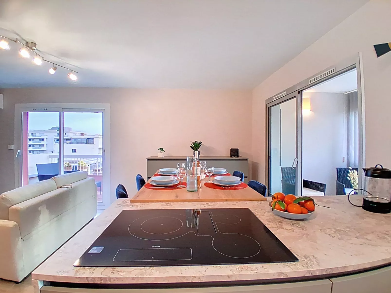 L'Astrolade - Drinnen