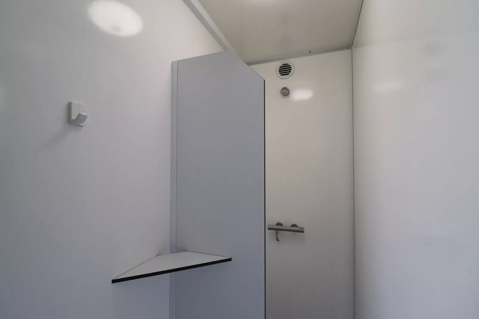 Safaritent ''Noflik"-Badezimmer