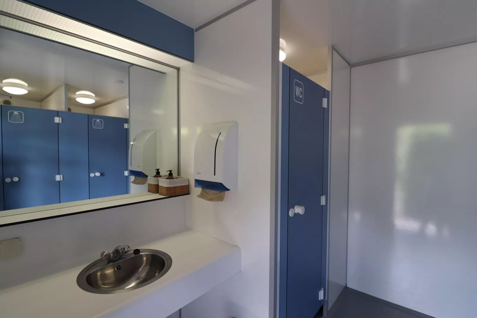 Safaritent ''Noflik"-Badezimmer