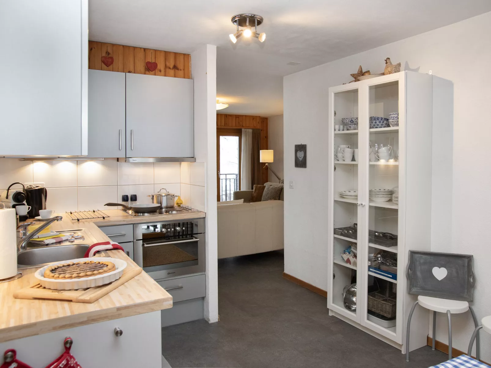 Prachalier I No6 - Inside