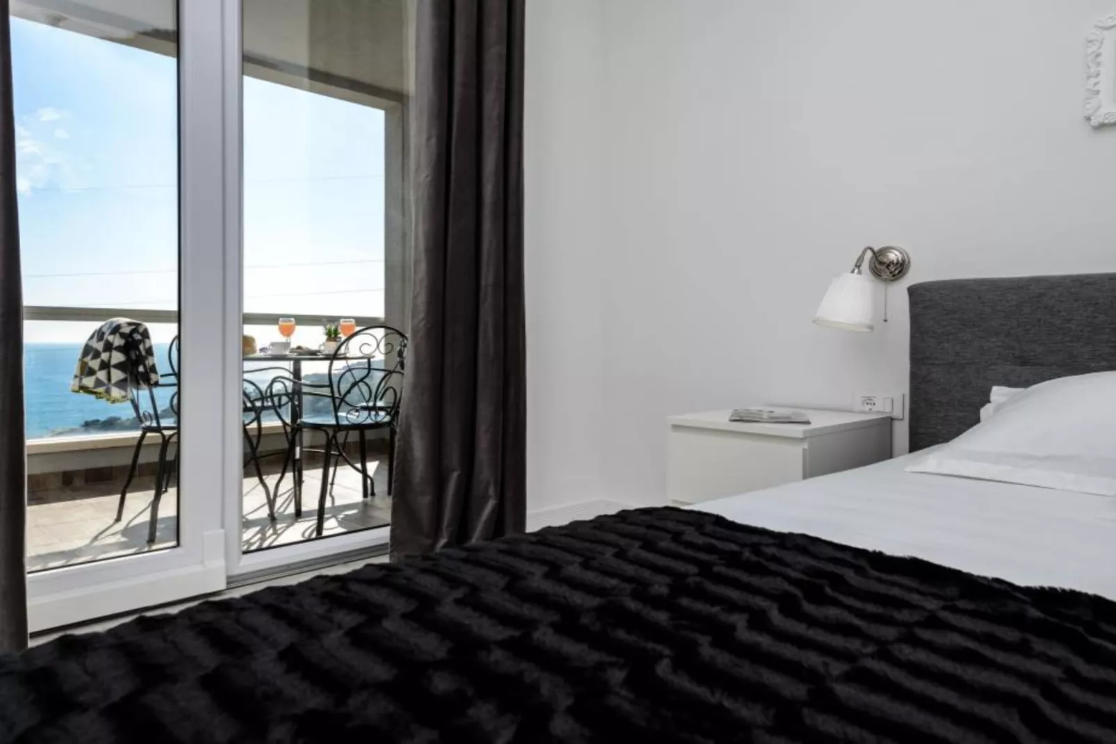 Apartments Villa Capitano - Two Bedroom Apartment with Balcony and Sea View (ŽUTI) - Badezimmer
