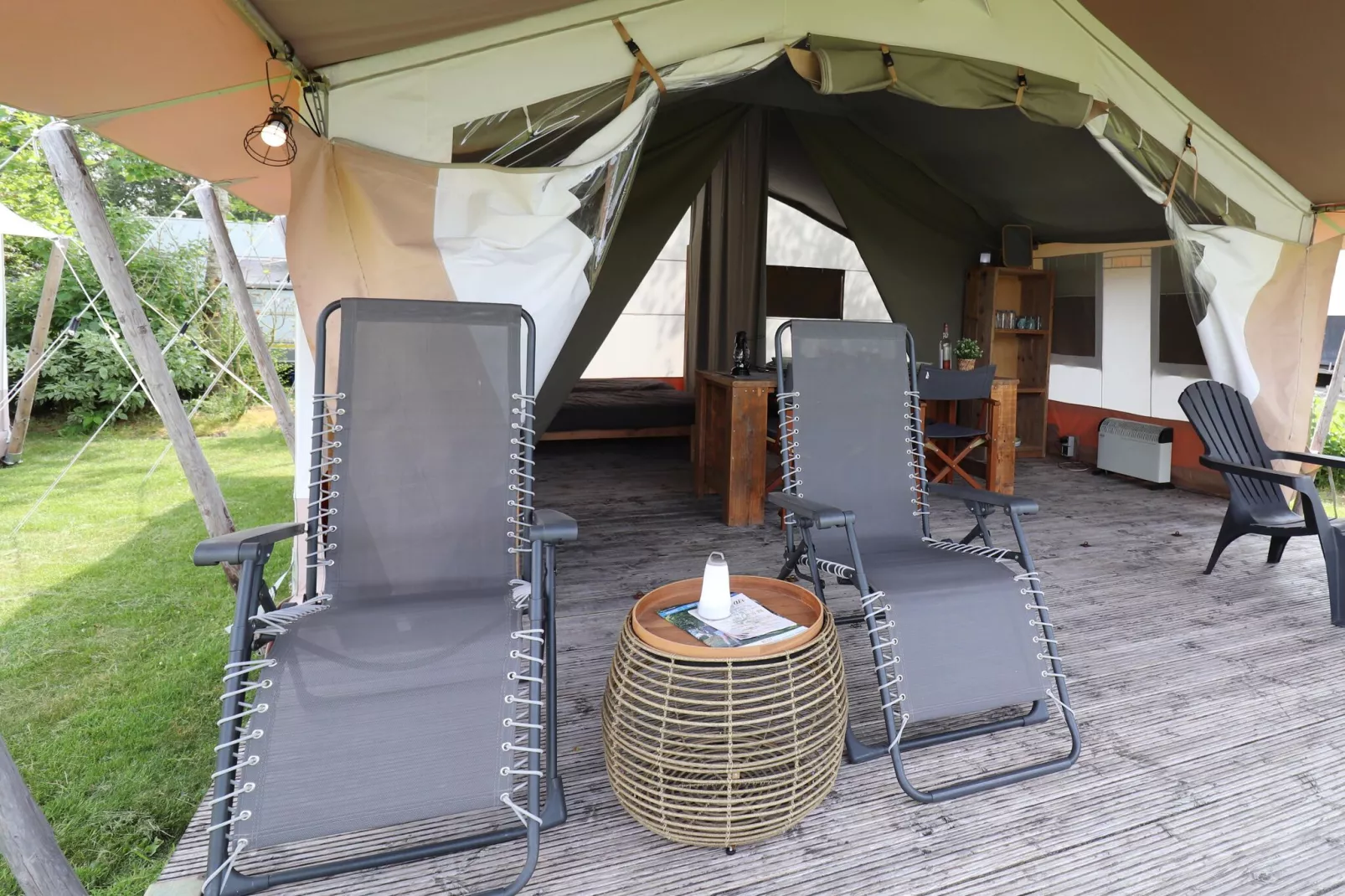 Safaritent ''Noflik"-Terrassenbalkon