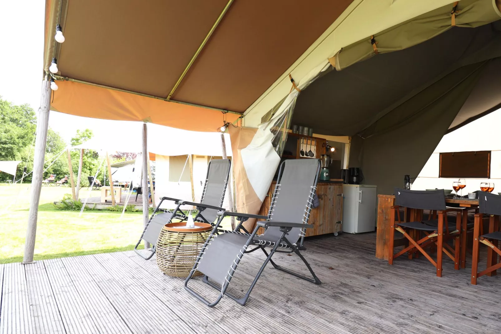 Safaritent ''Noflik"-Terrassenbalkon