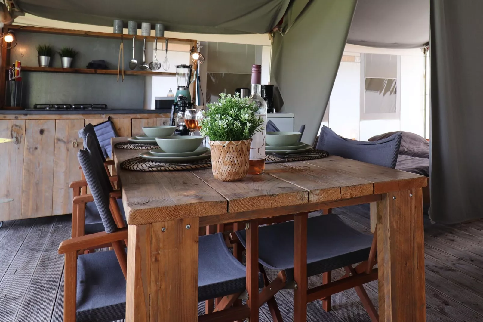 Safaritent ''Noflik"-Wohnzimmer