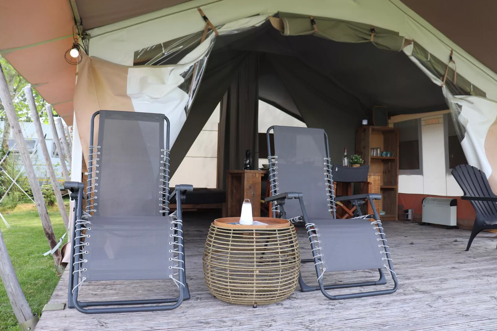 Safaritent ''Noflik"-Terrassenbalkon