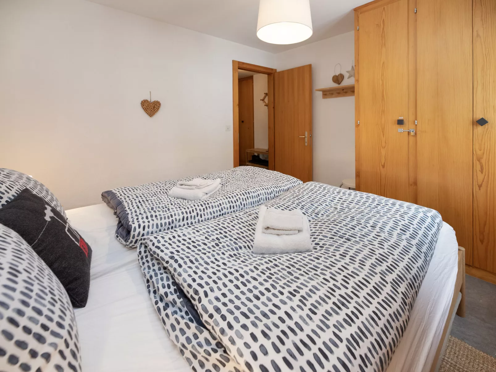 Prachalier I No6 - Inside