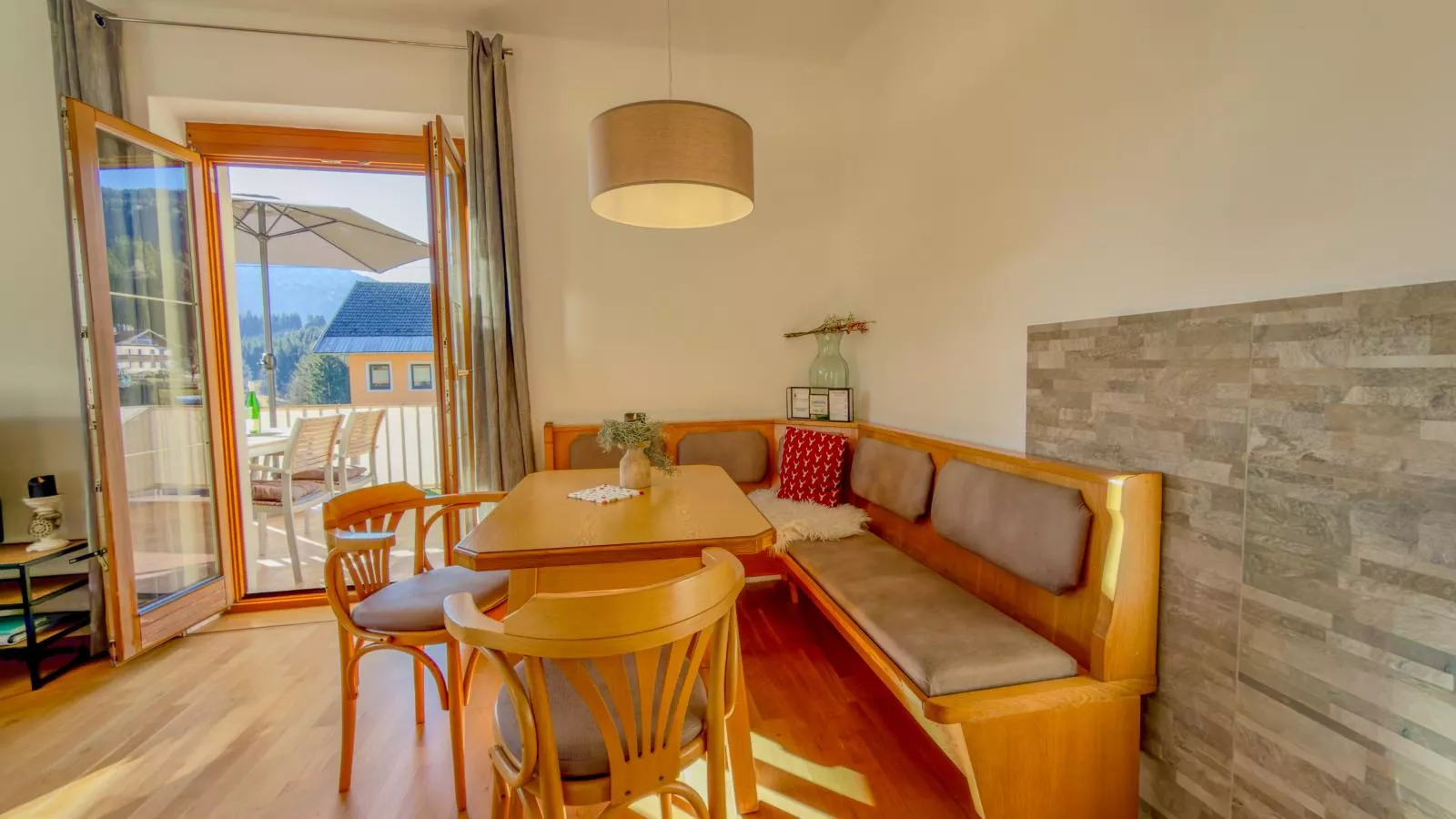 Jukbichl - Dining room