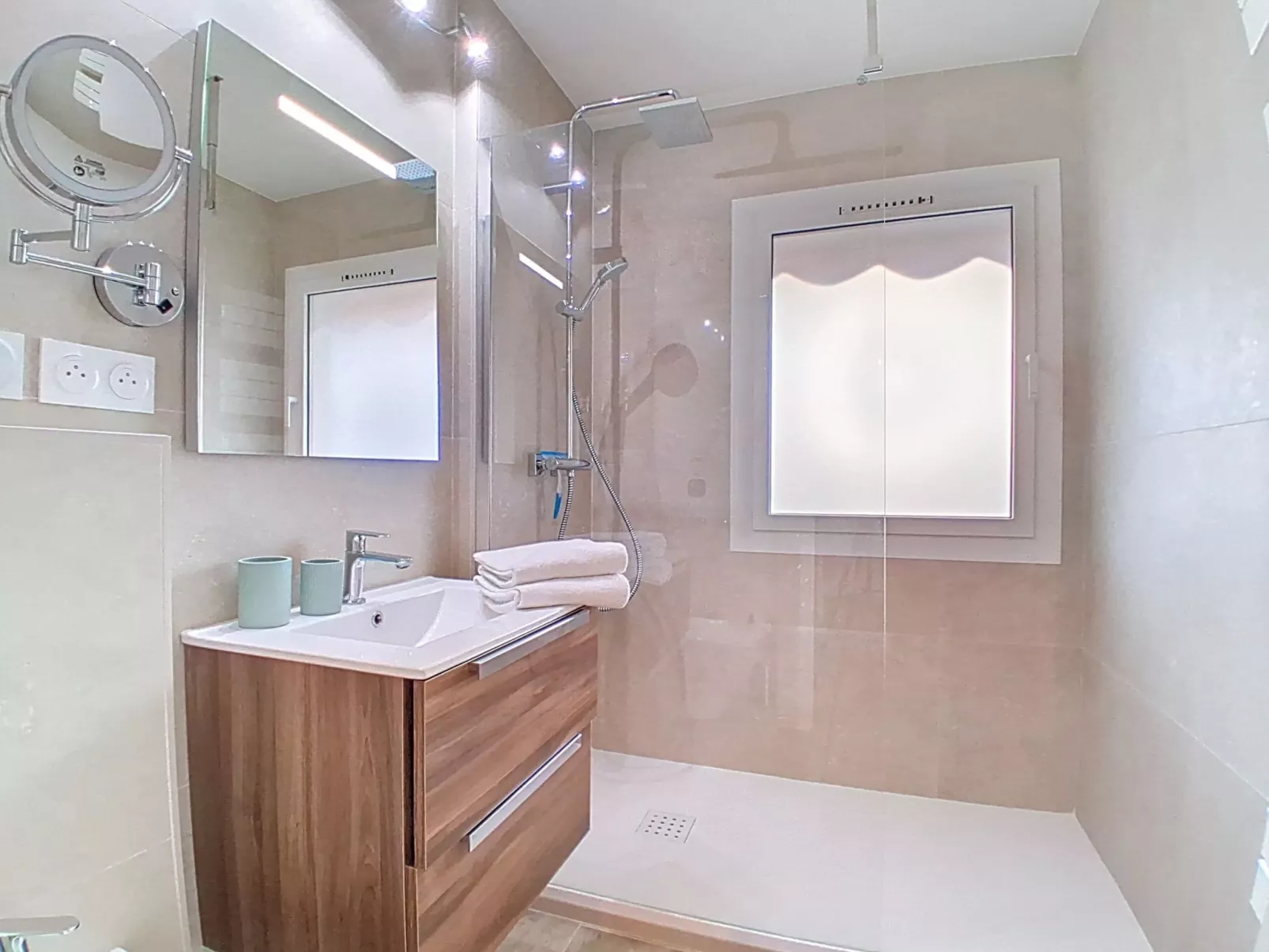 L'Astrolade - Drinnen