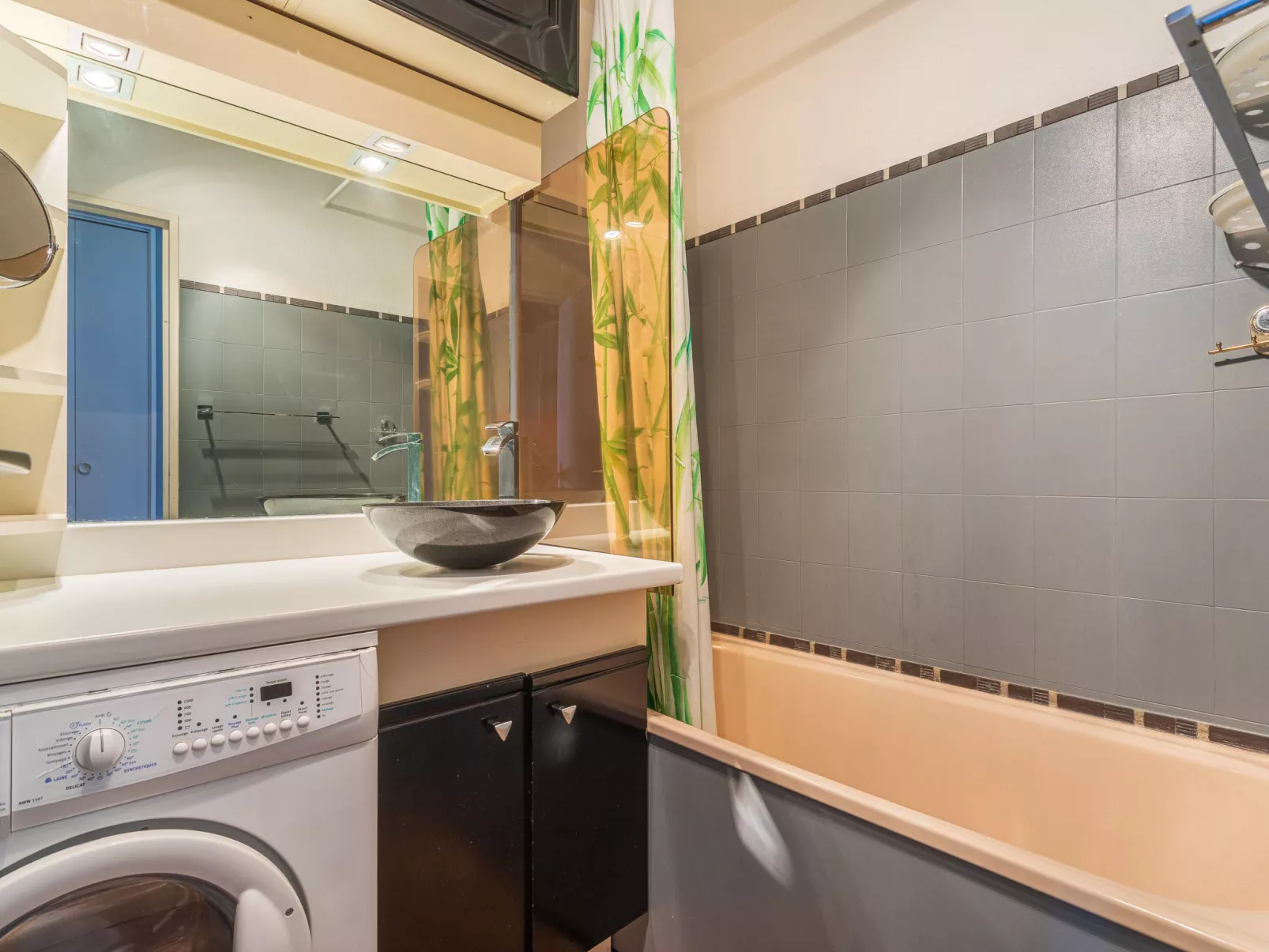 Les Caraïbes - Drinnen