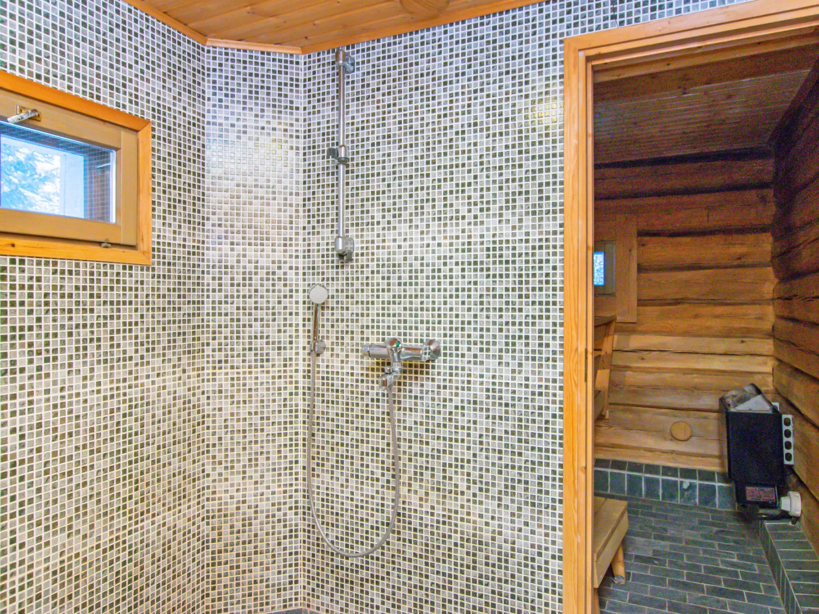 Kanervankukka - Dedans