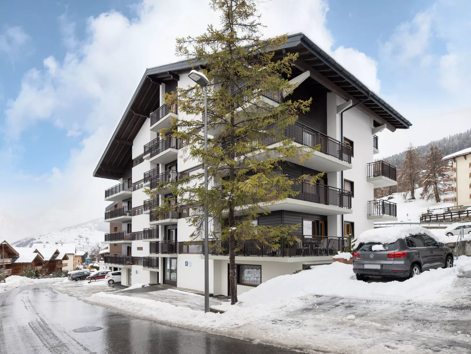 Prachalier I No6 - Outside