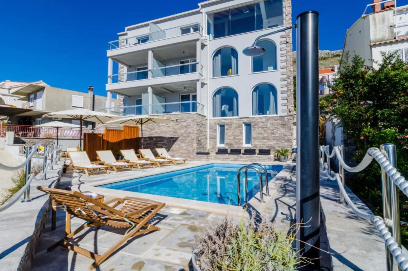 Apartments Villa Capitano - Two Bedroom Apartment with Balcony and Sea View (CRNI) - Im Freien
