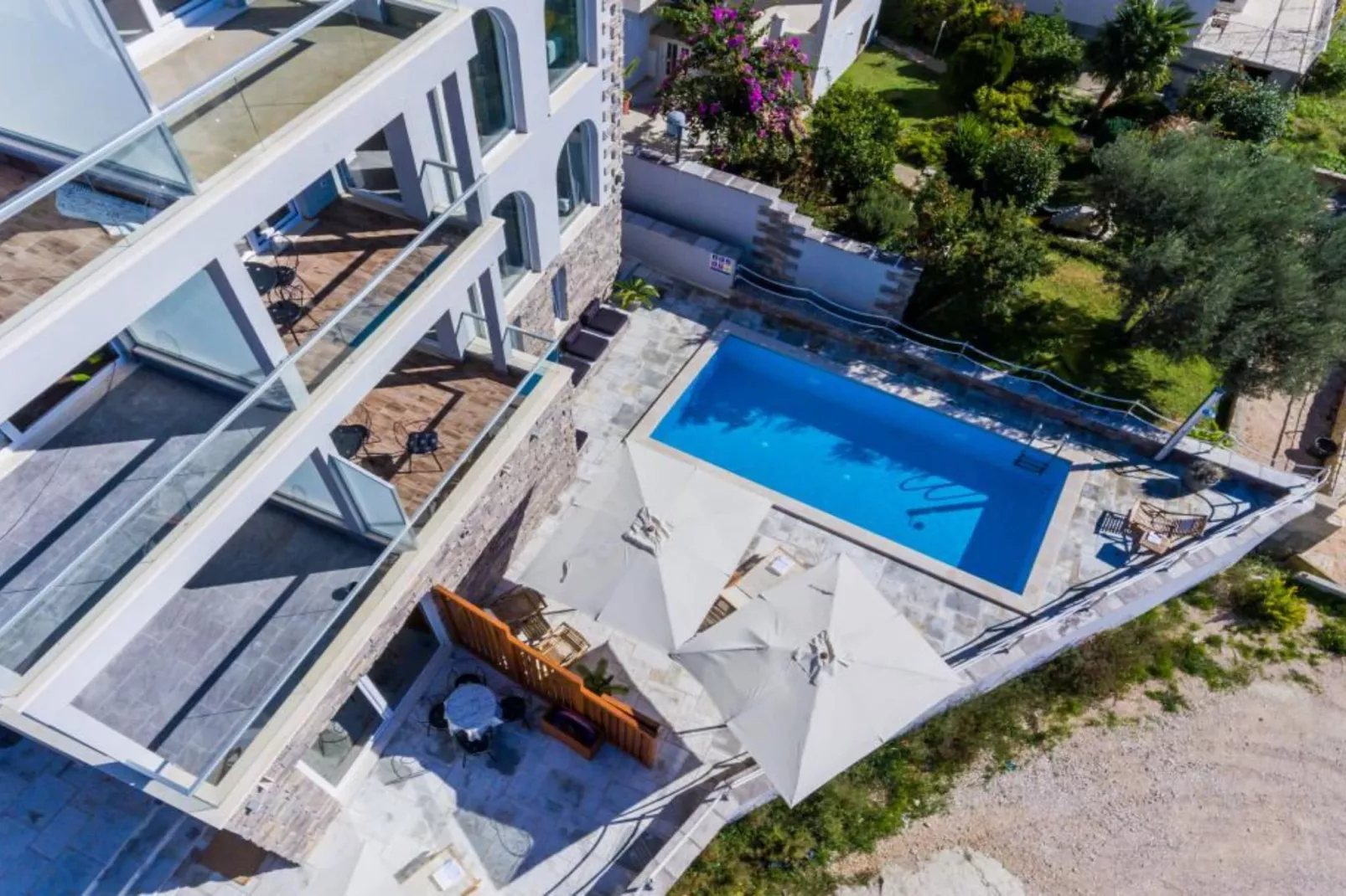 Apartments Villa Capitano - Two Bedroom Apartment with Balcony and Sea View (ŽUTI) - Schwimmbad