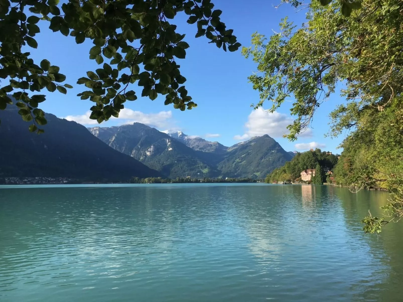 Chalet-Hausteil mit Garten im Dorfkern - Draußen