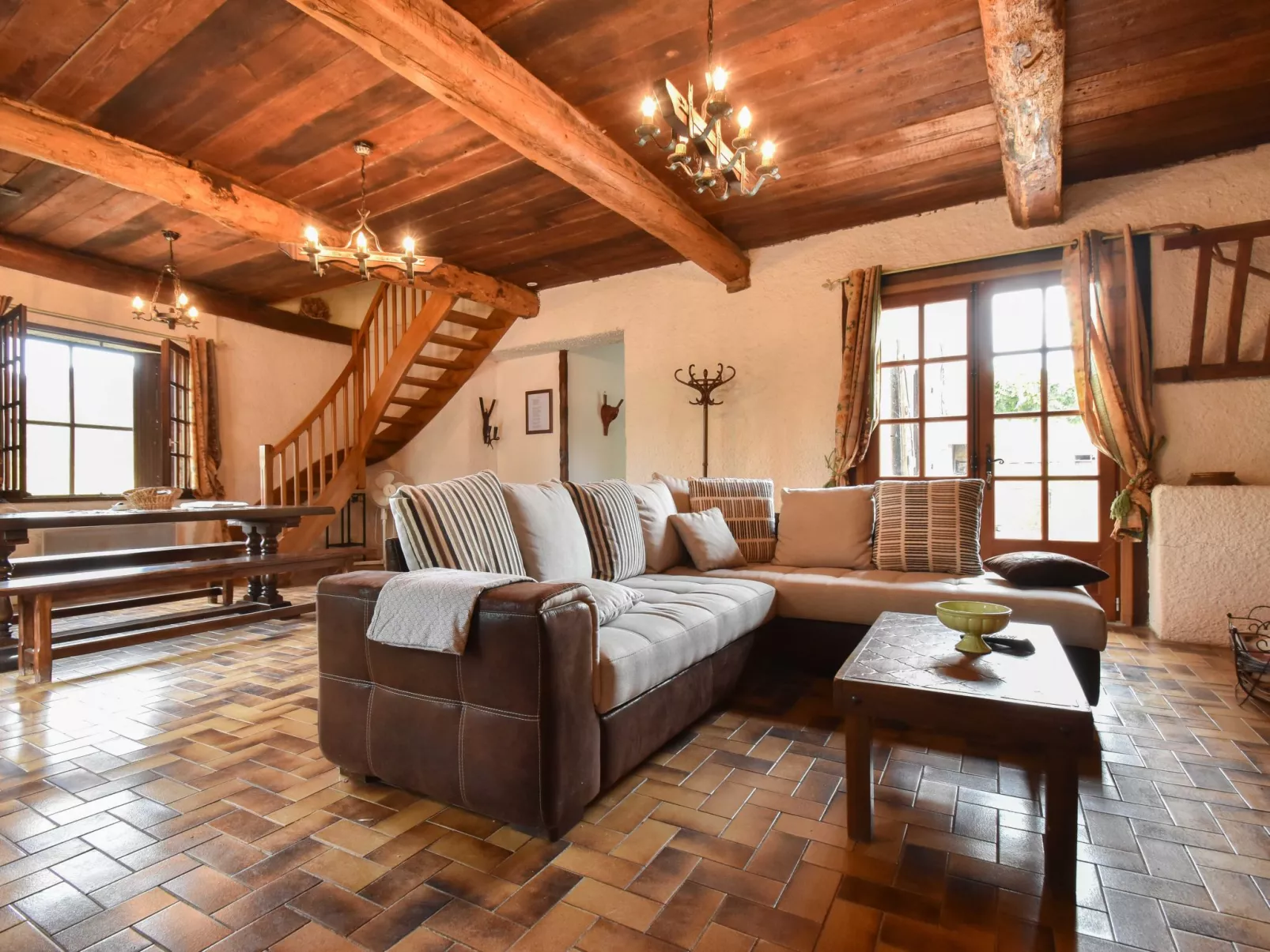 Charmantes Natursteinhaus mit Pool - Image-tags.info