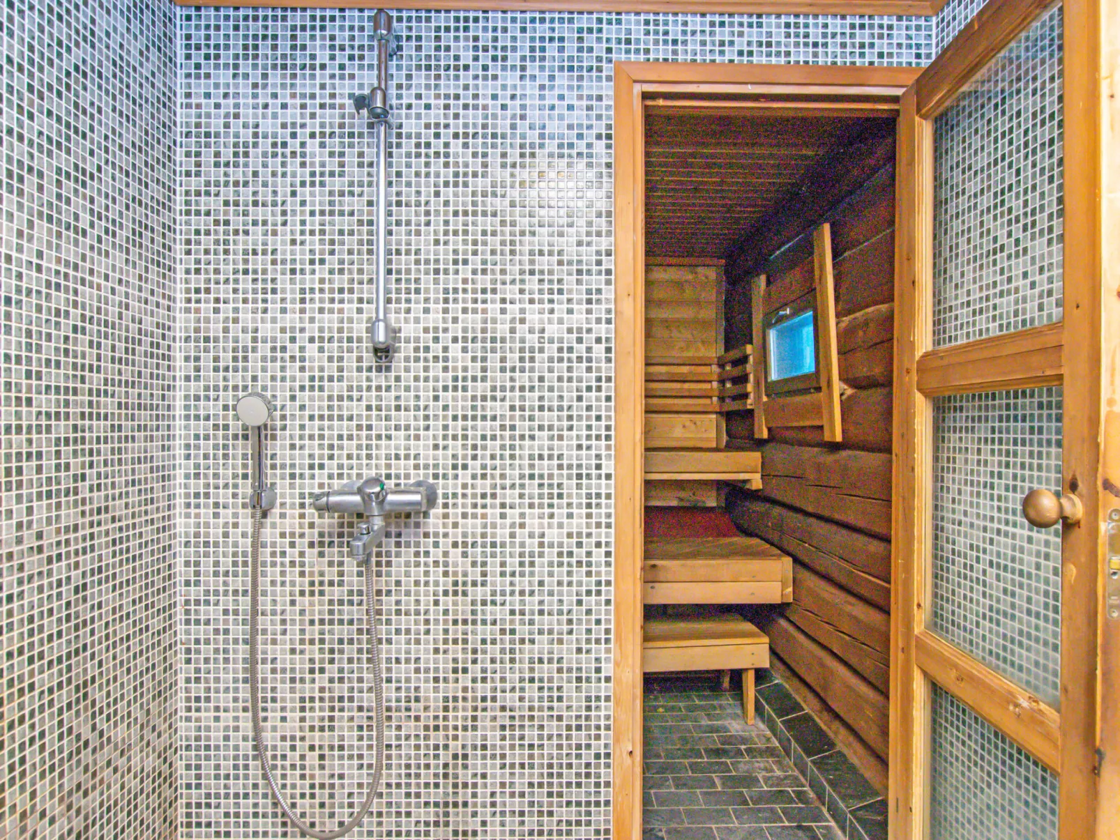 Kanervankukka - Dedans