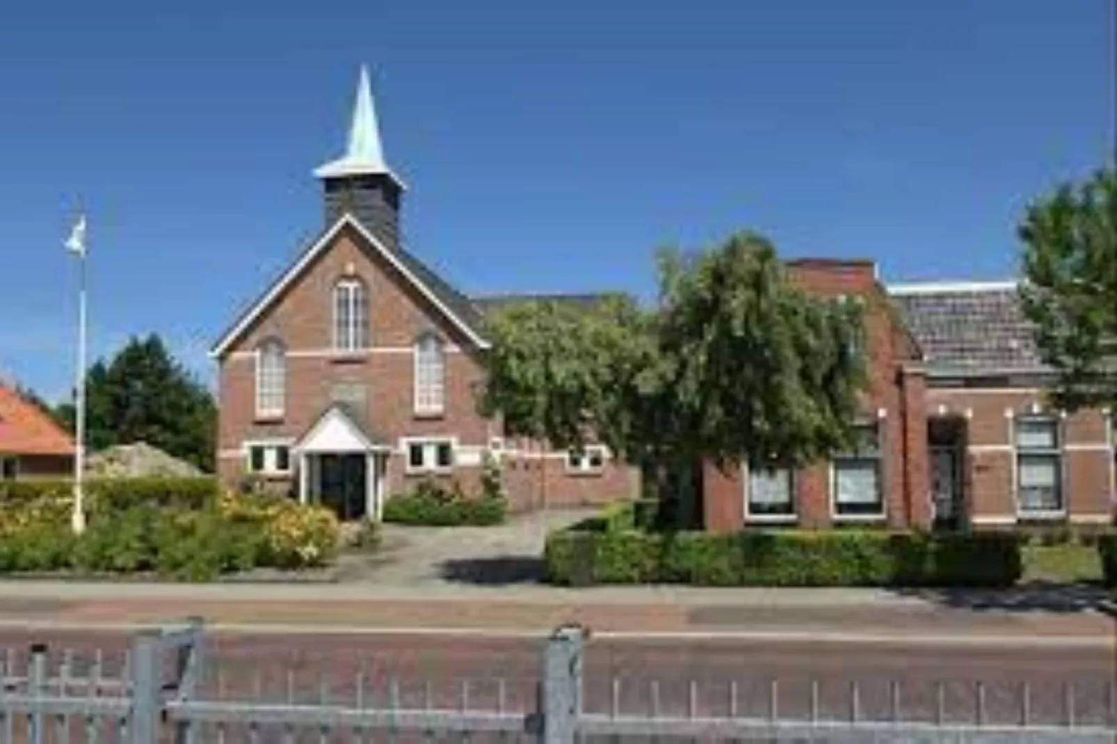 Twee safaritenten "Noflik" & "Gaadlik" naast elkaar-Areas summer 20km