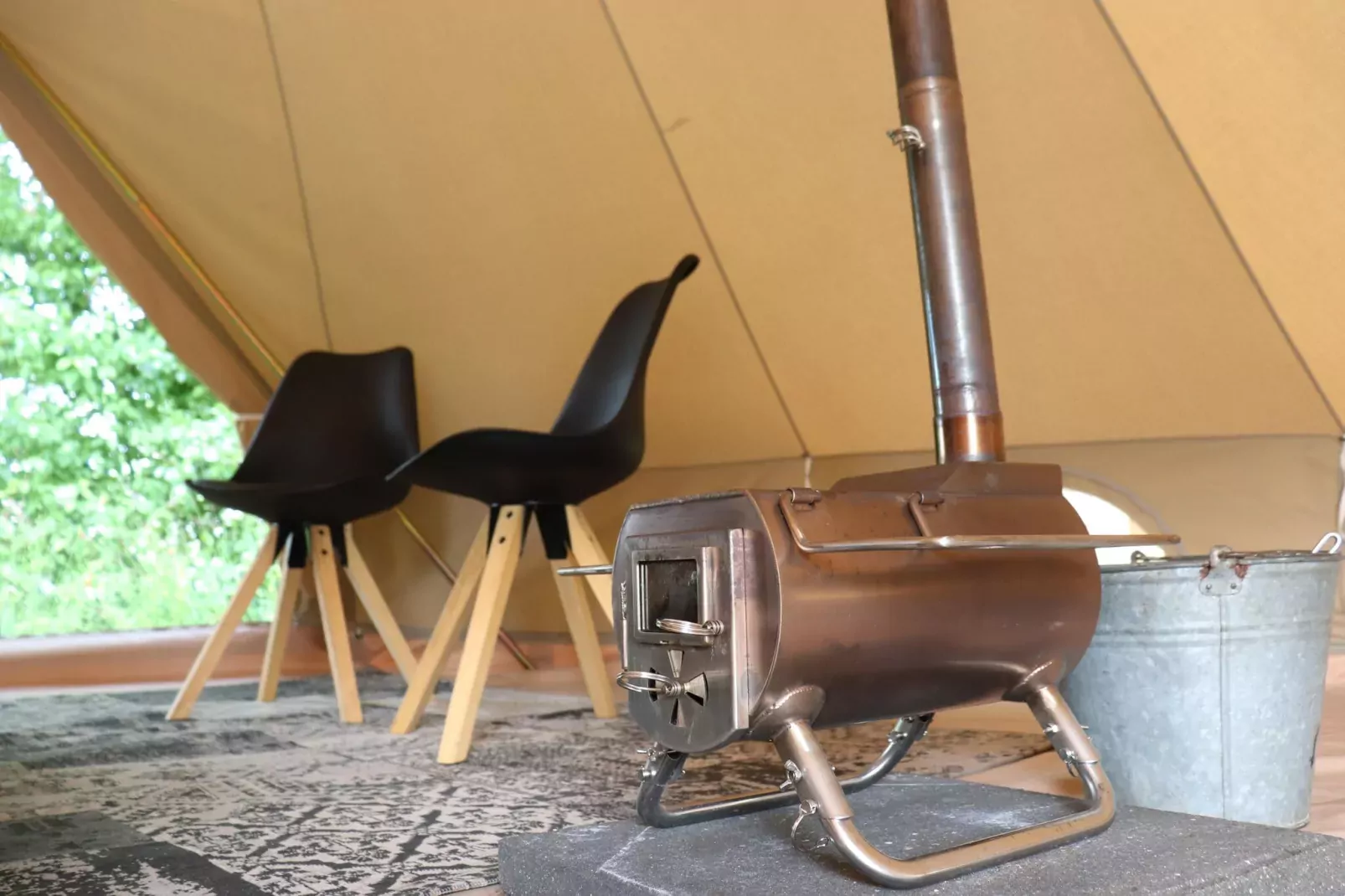 Twee Glamour tenten "Kreas" en "Smuk" naast elkaar-Living room