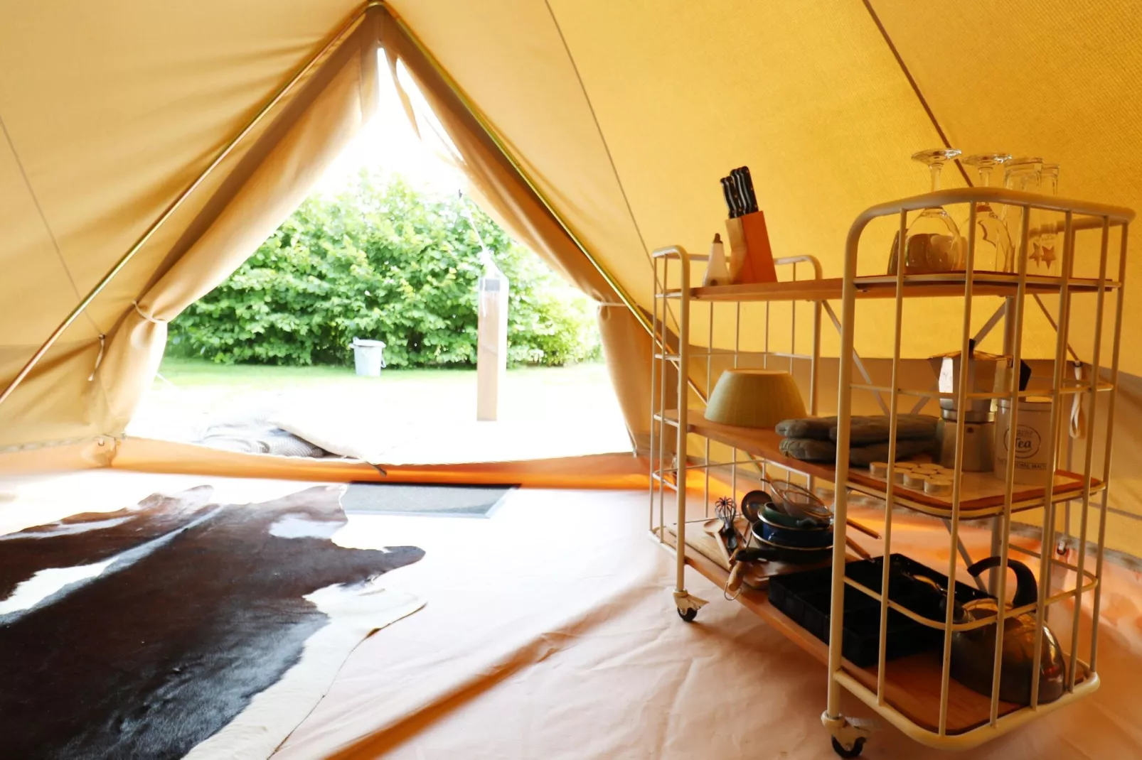 Twee Glamour tenten "Kreas" en "Smuk" naast elkaar-Living room