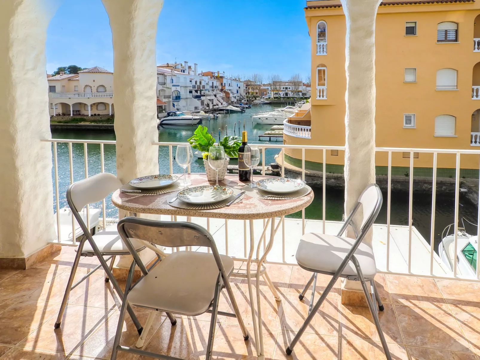 Canal Port Empuries - Draußen