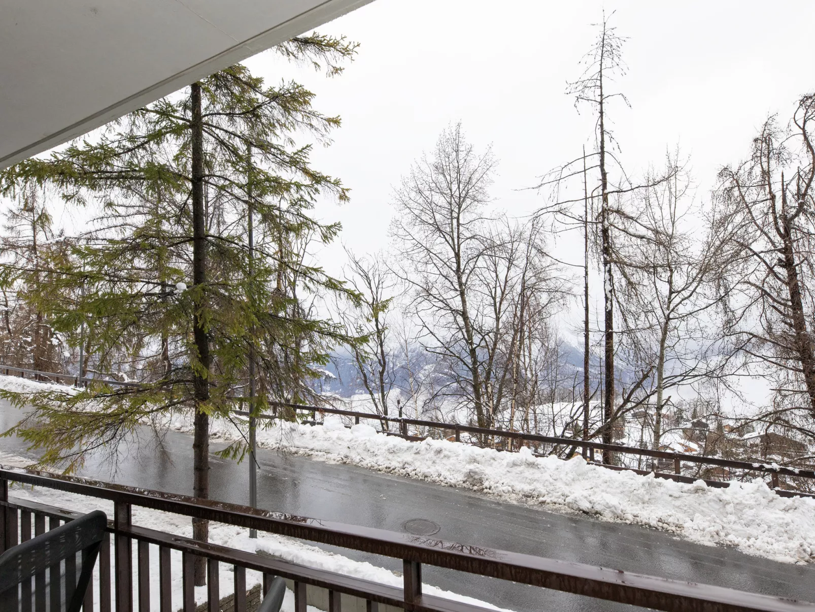 Prachalier I No6 - Outside