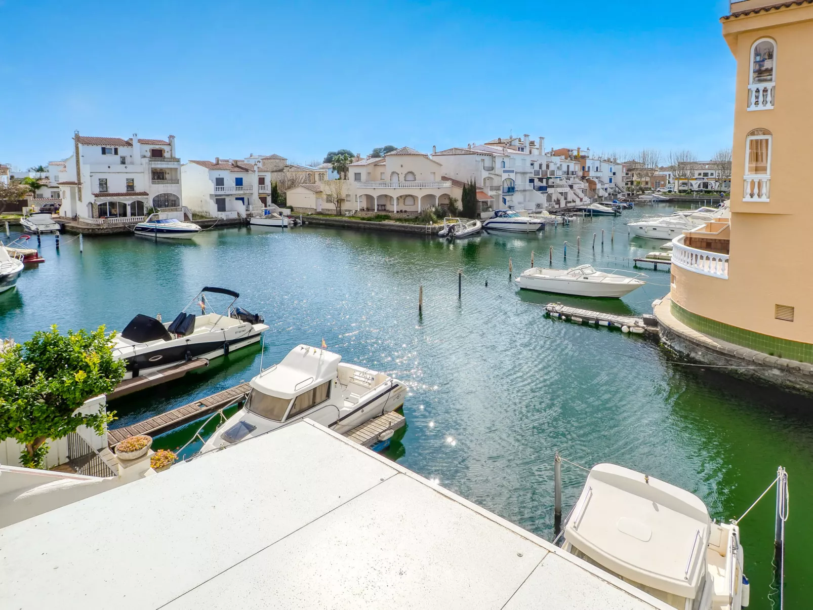 Canal Port Empuries - Draußen