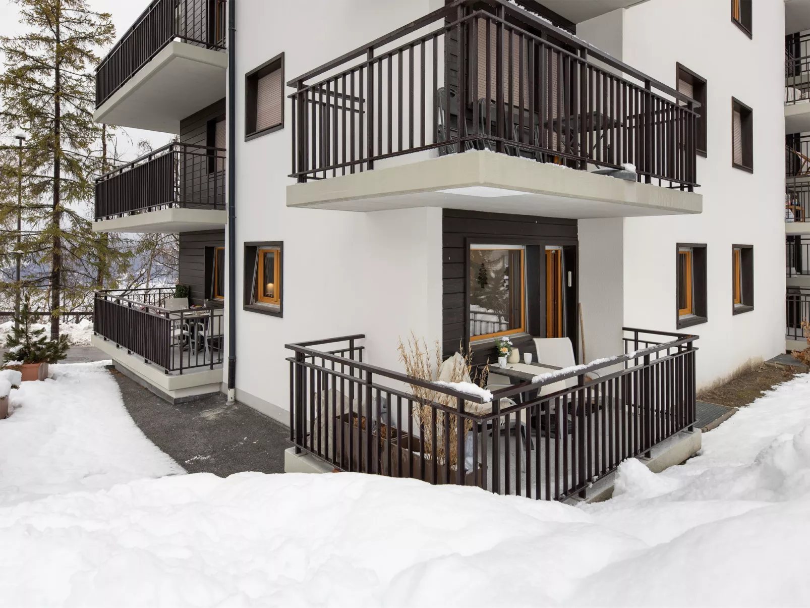 Prachalier I No6 - Outside