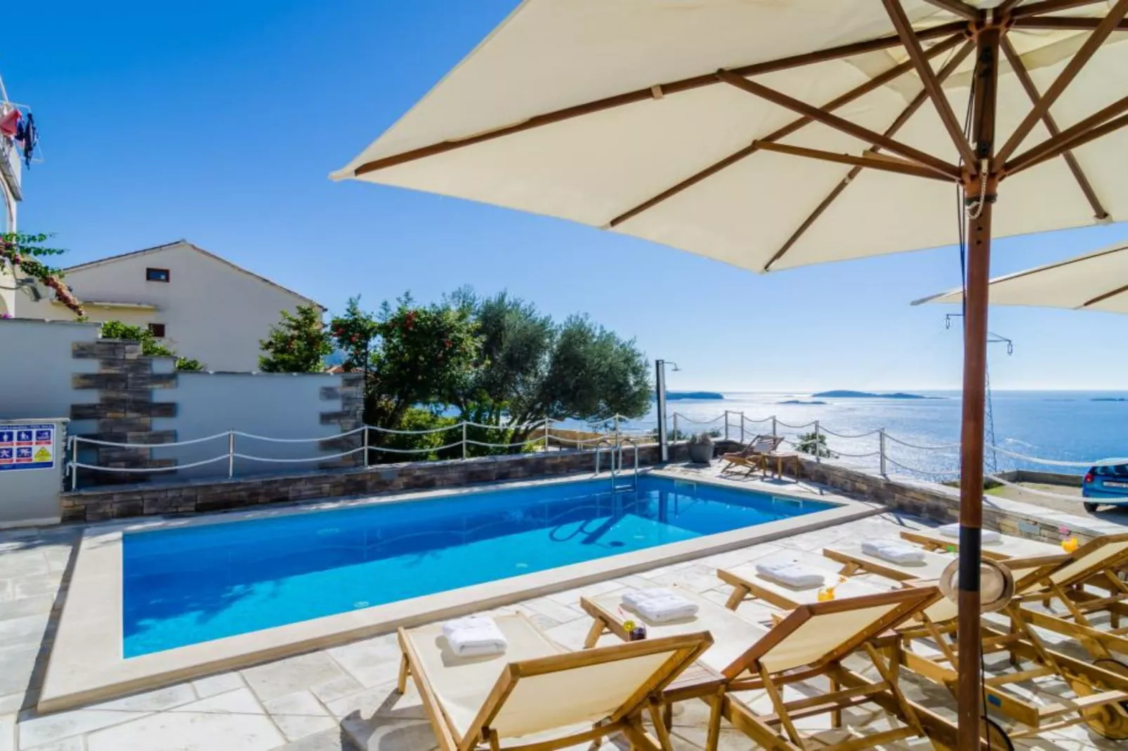 Apartments Villa Capitano - Two Bedroom Apartment with Balcony and Sea View (CRNI) - Schwimmbad