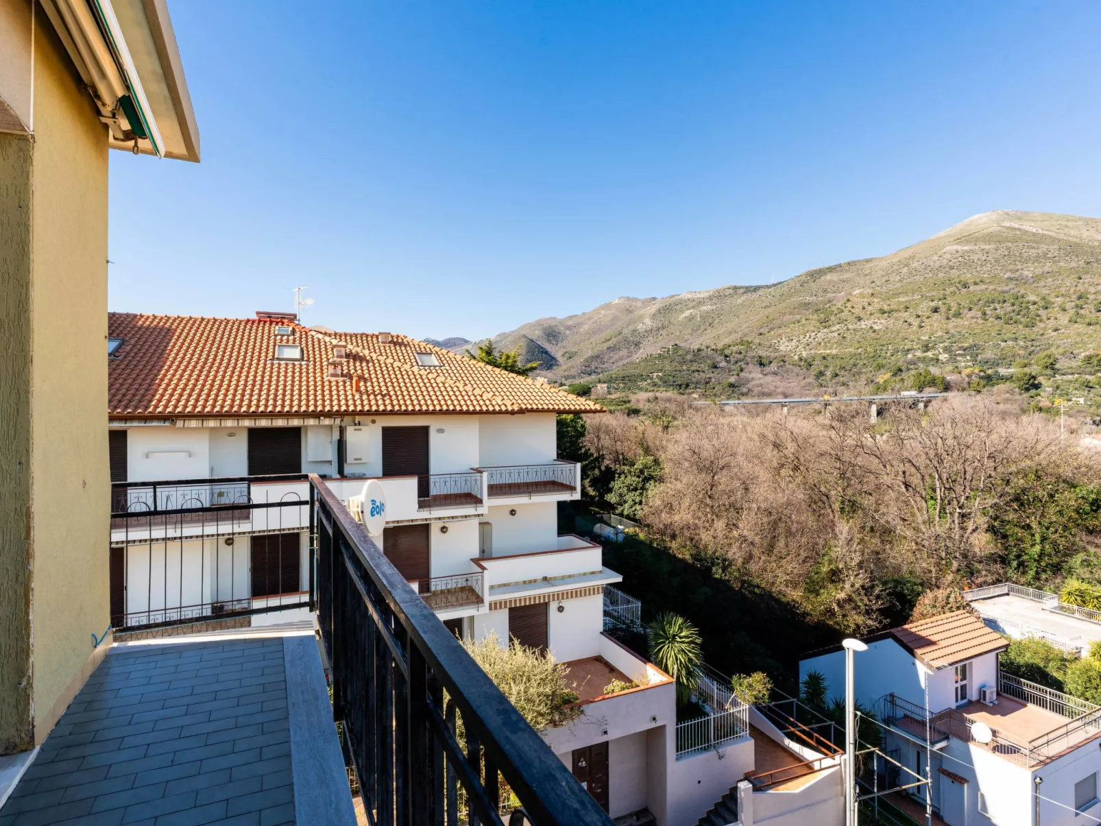 Tra le onde - Outside