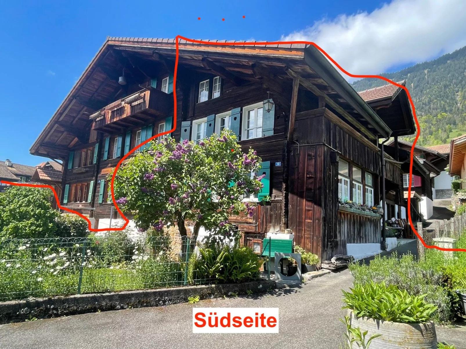 Chalet-Hausteil mit Garten im Dorfkern - Draußen