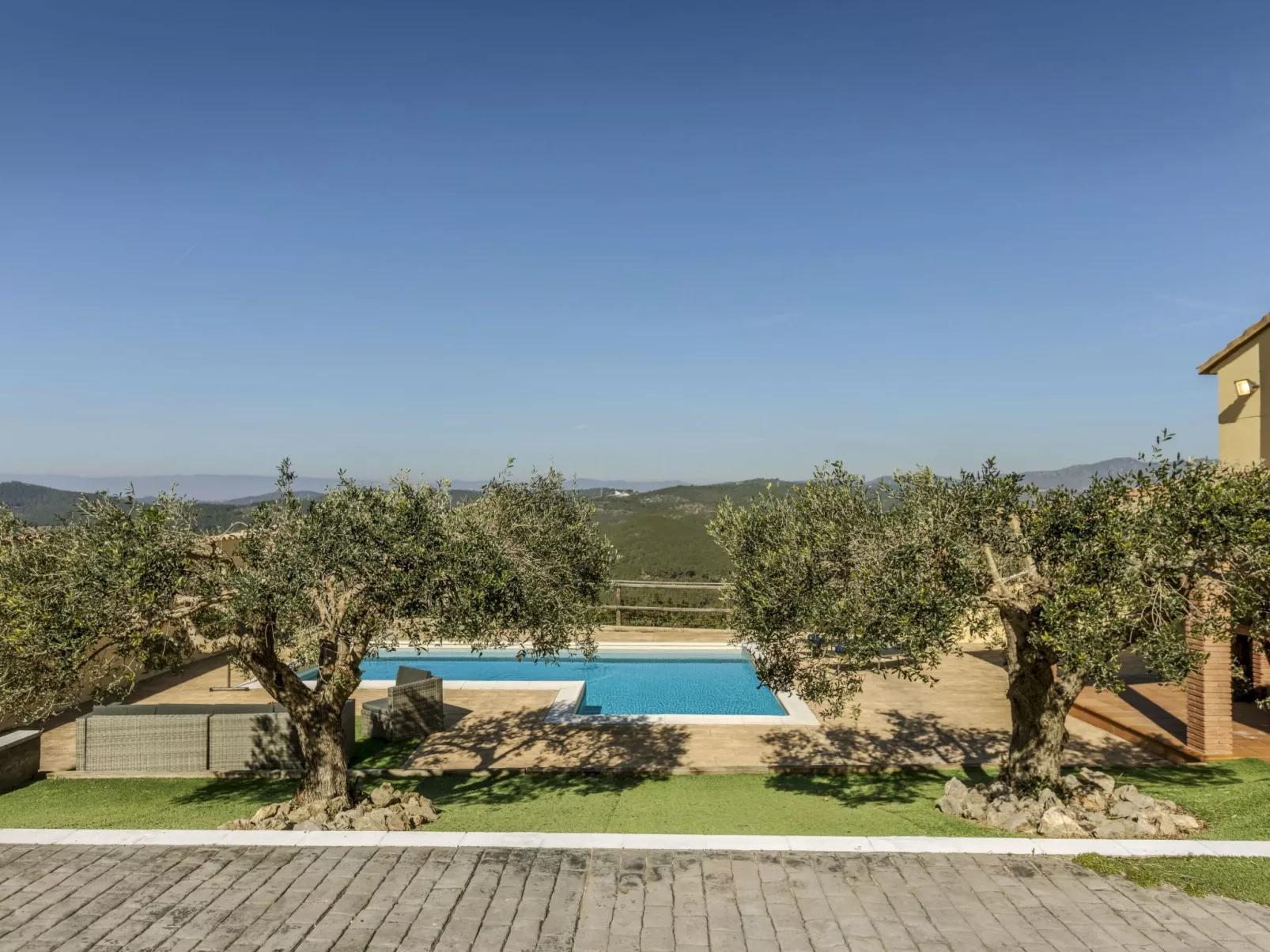 Can Gordei - Draußen