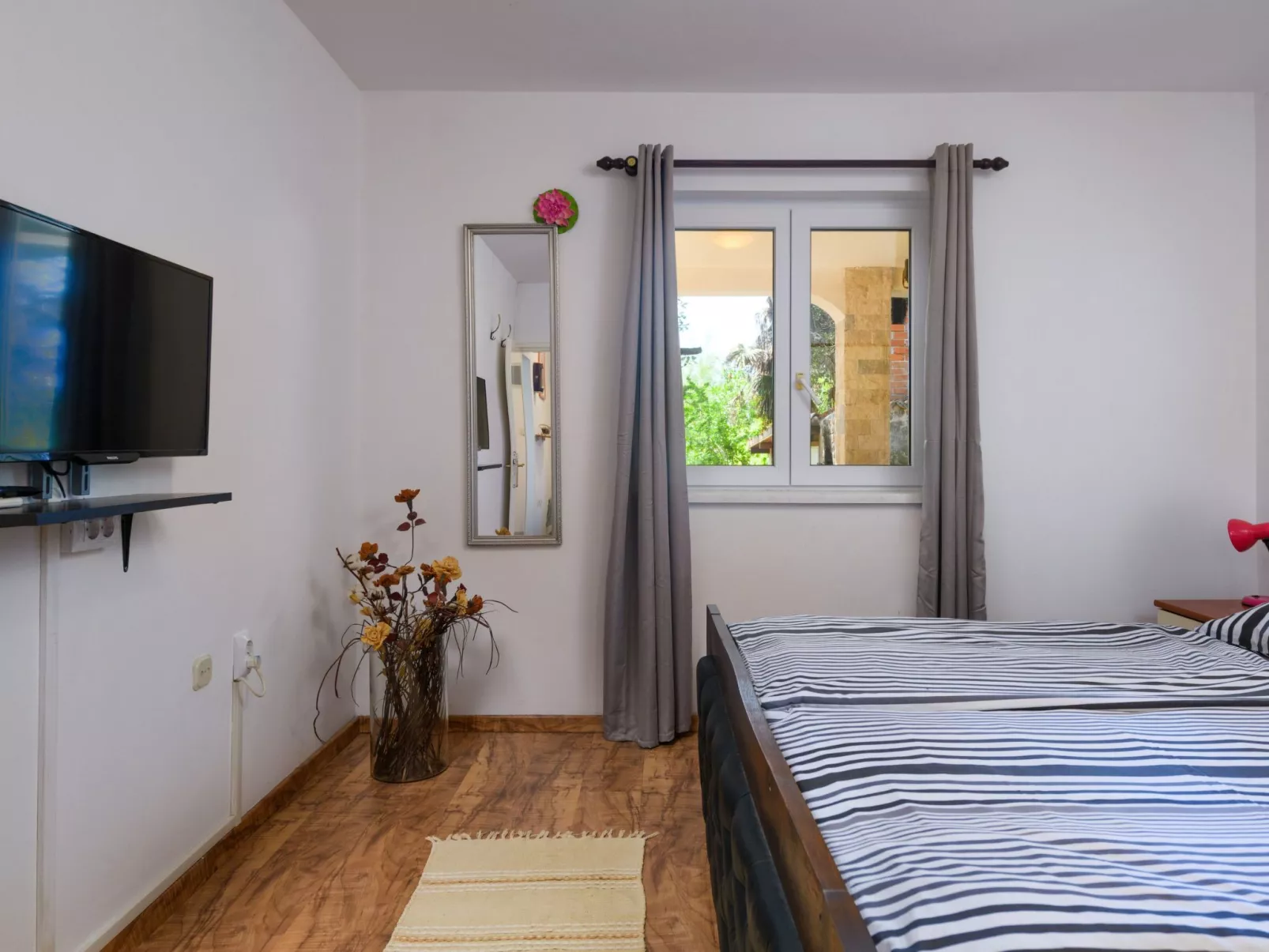 Wunderschönes Ferienhaus in Pomer mit Garten - Image-tags.info