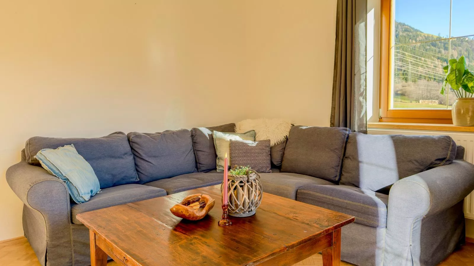 Jukbichl 2 - Living room