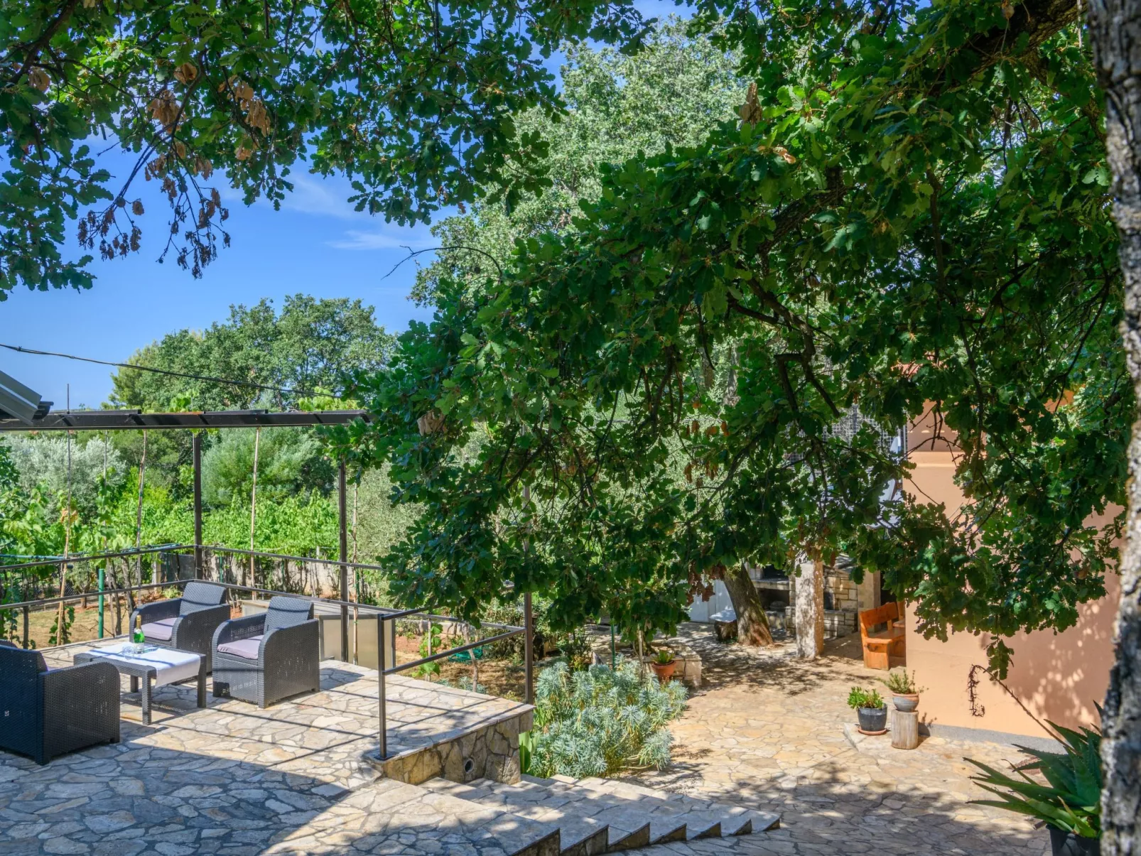 Wunderschönes Ferienhaus in Pomer mit Garten - Image-tags.info