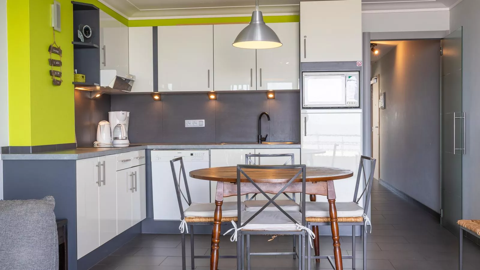 Concorde - 0004  - Kitchen