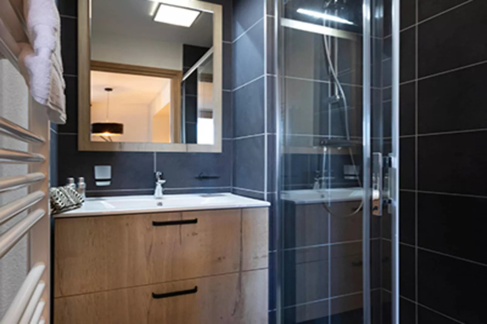 LES DEUX ALPES Neige et Soleil -A26B - Bathroom