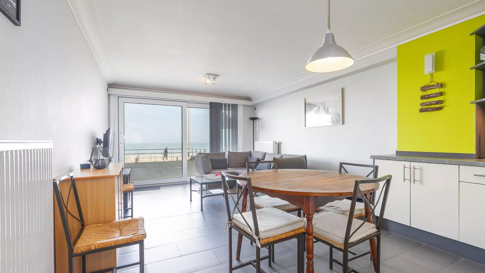 Concorde - 0004  - Living room