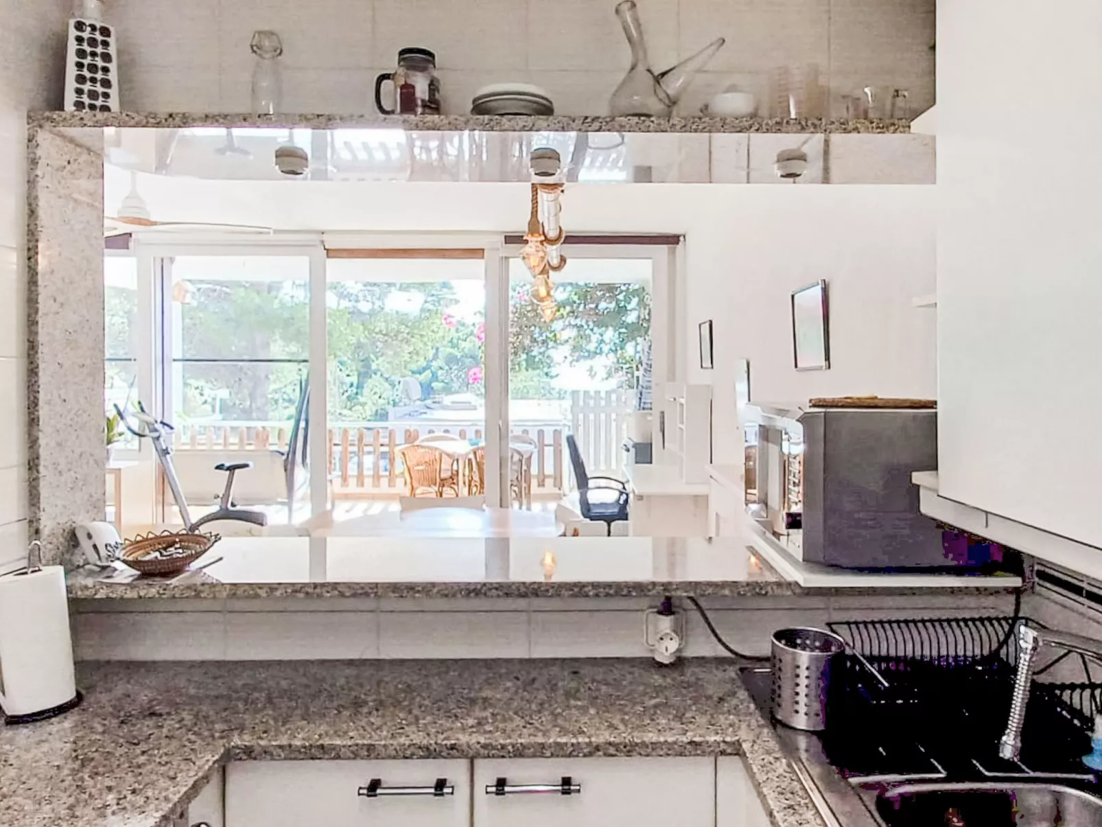 Too Menuda - Drinnen