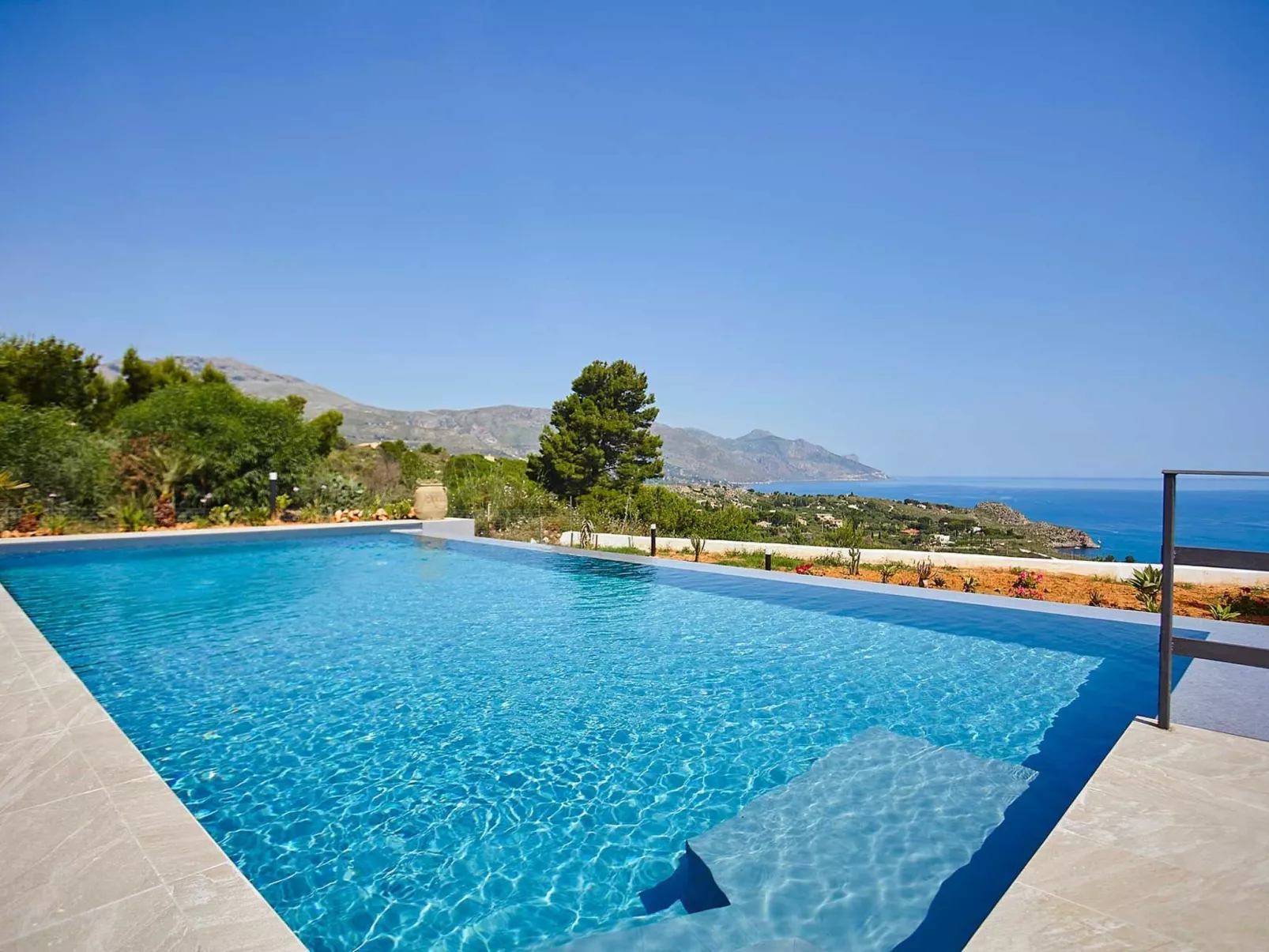 Charming Villa Antonella with pool and sea view - Dehors