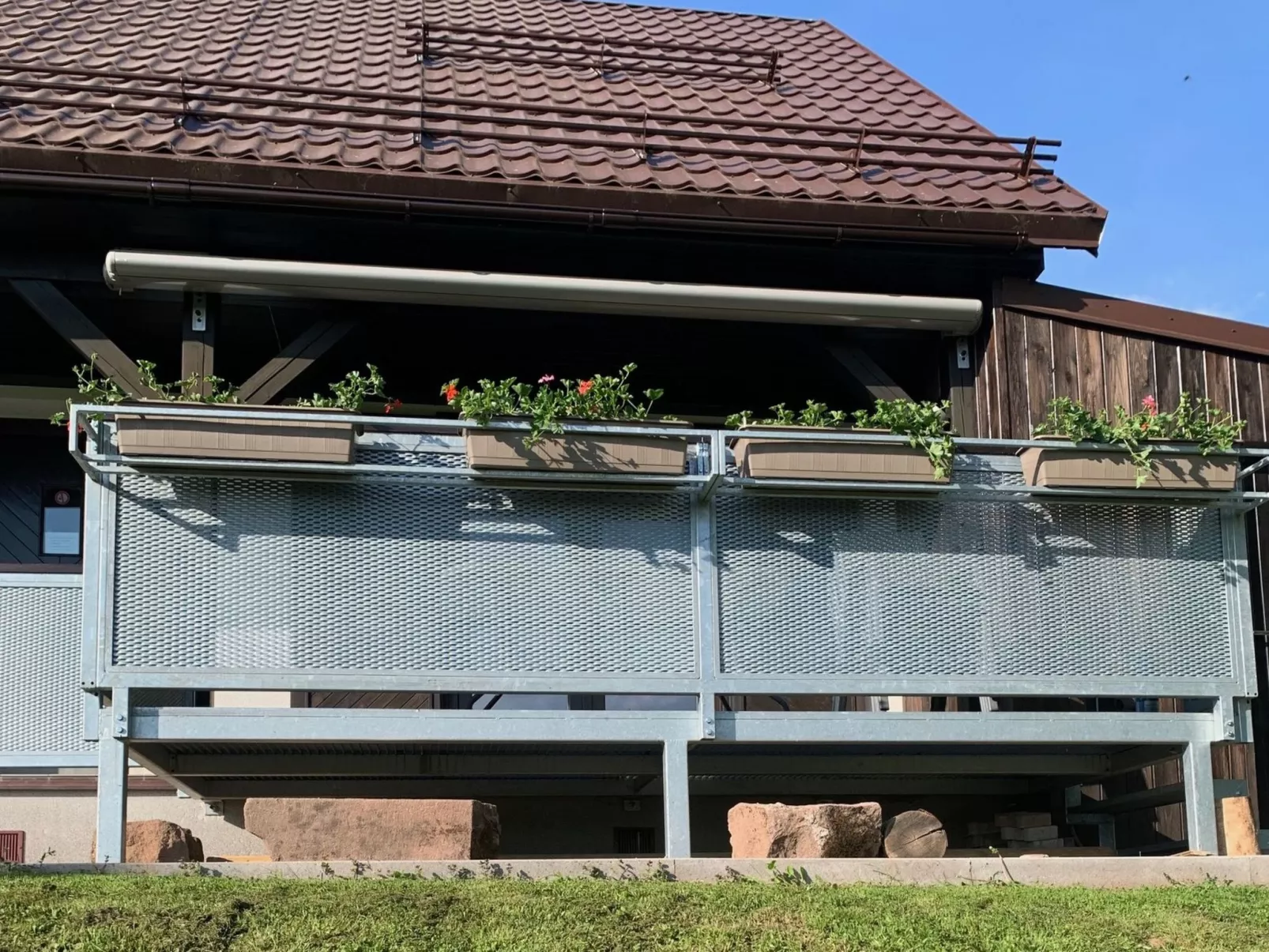 Holiday Hill 53 - Outside