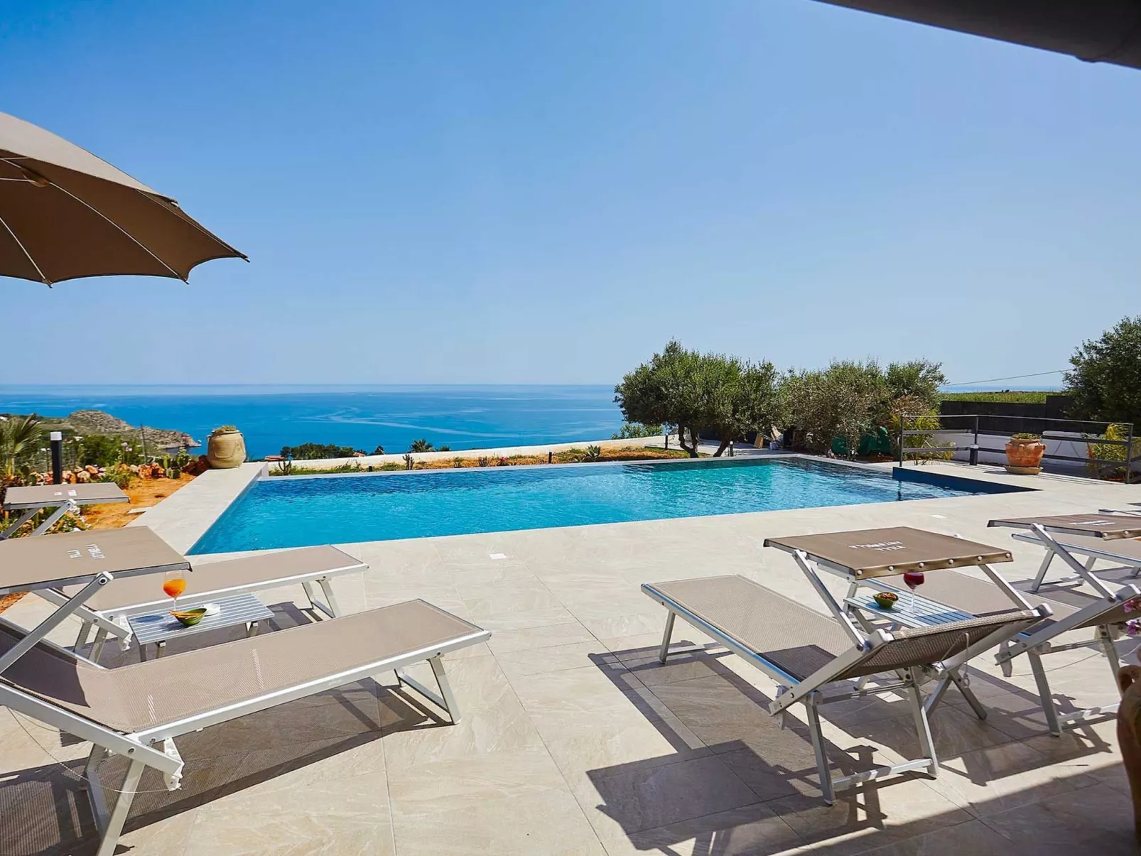 Charming Villa Antonella with pool and sea view - Dehors