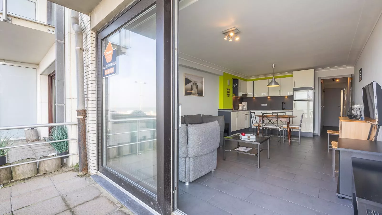 Concorde - 0004  - Living room