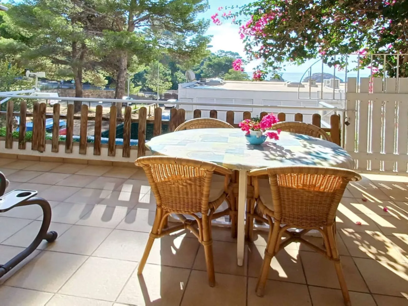 Too Menuda - Draußen