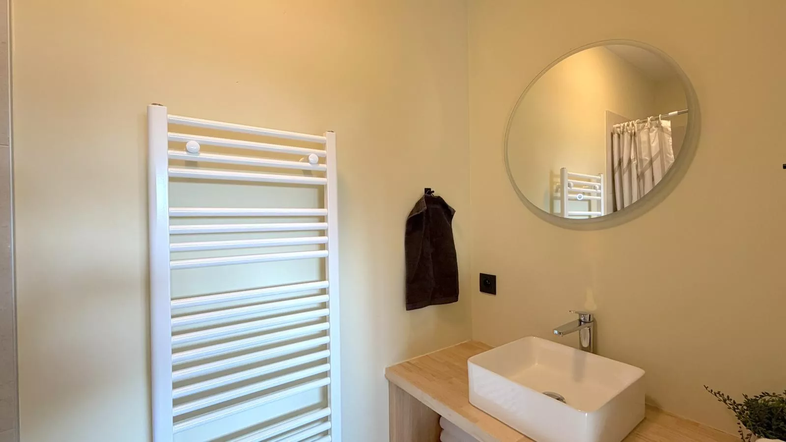 Huus 16 - Badezimmer